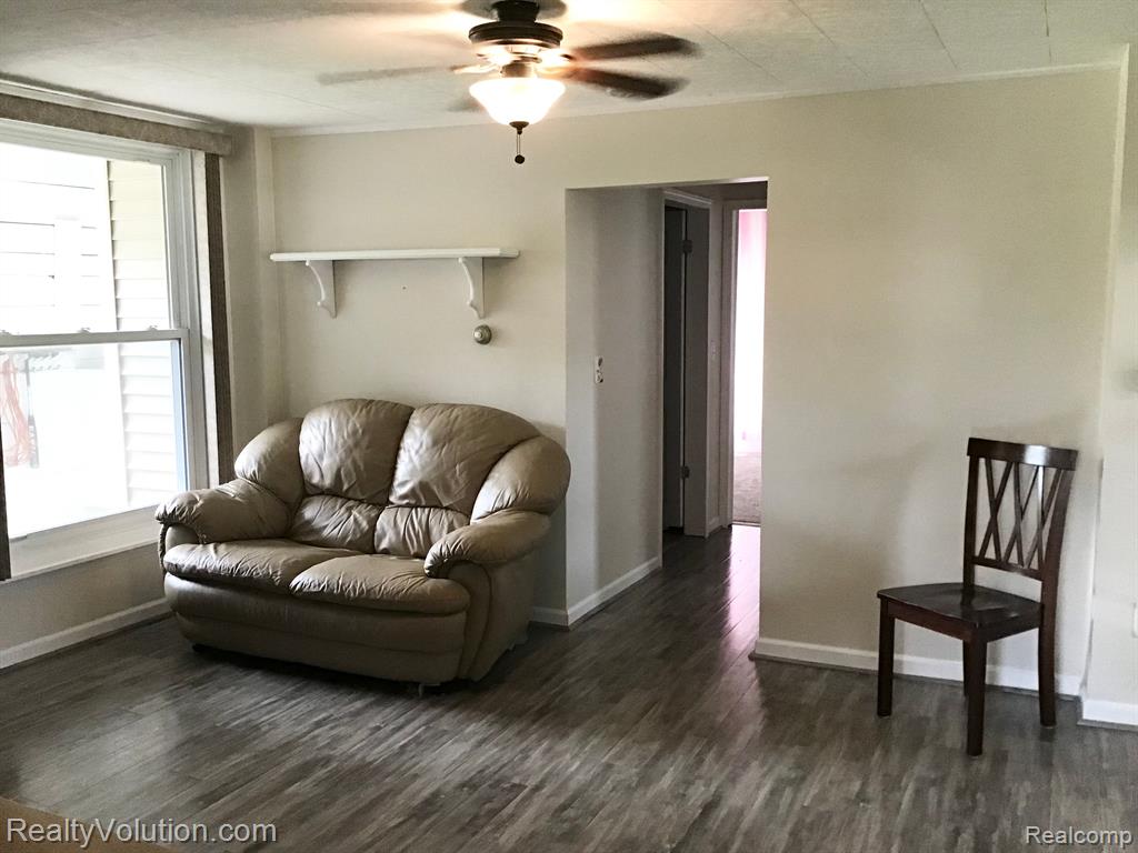 4069 South Mill Road Dryden, MI 48428 - Photo 6 of 25