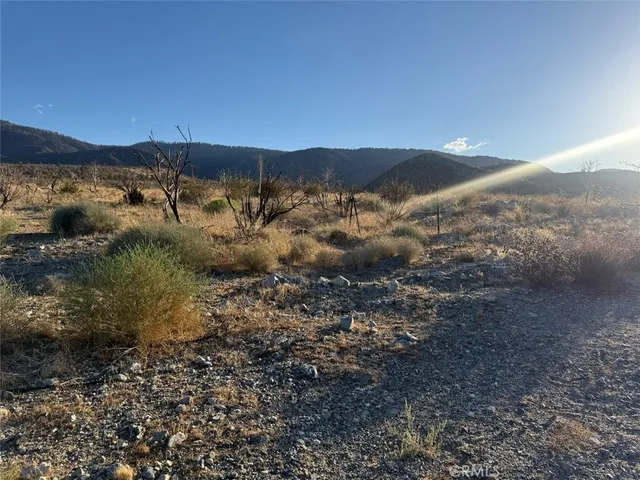 $250,000 | 28401 E 263rd Street East, Llano, CA 93544