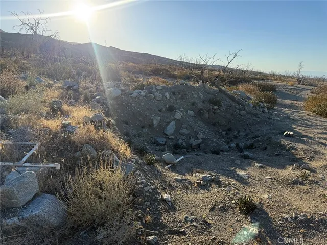 $250,000 | 28401 E 263rd Street East, Llano, CA 93544