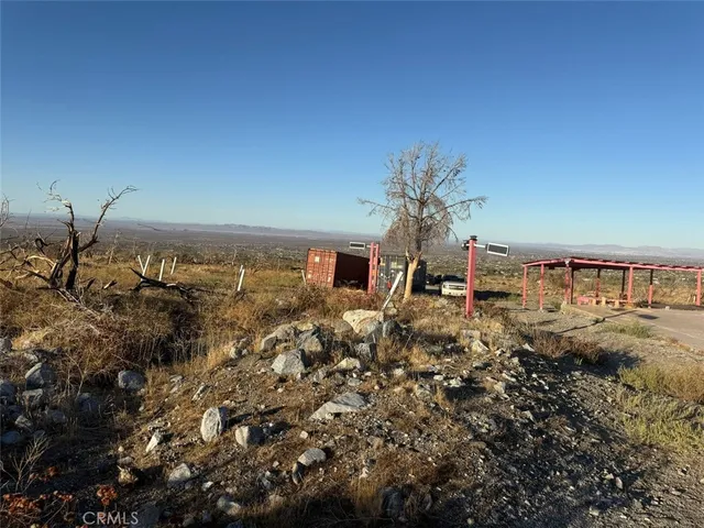 $250,000 | 28401 E 263rd Street East, Llano, CA 93544