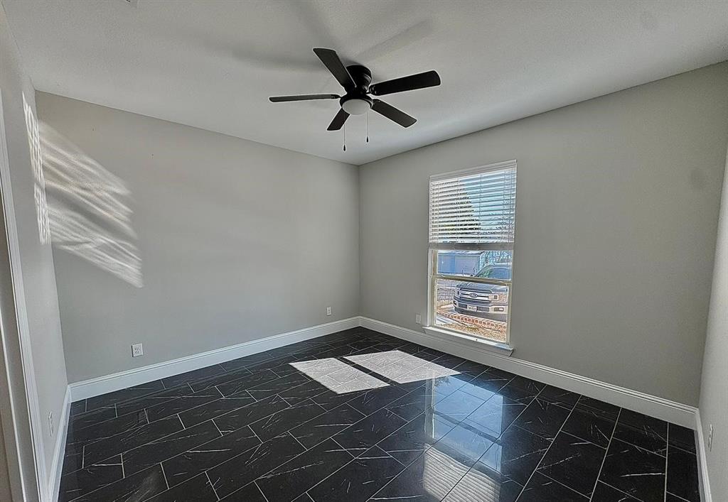 722 Clements Avenue Van Alstyne, TX 75495 - Photo 13 of 17