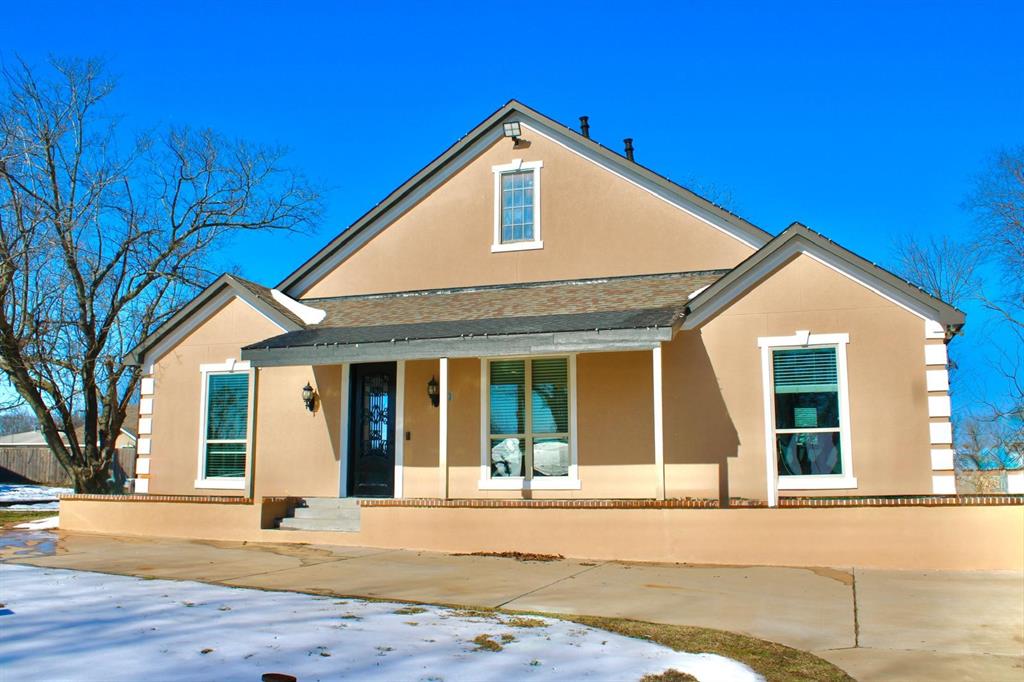 722 Clements Avenue Van Alstyne, TX 75495 - Photo 2 of 17