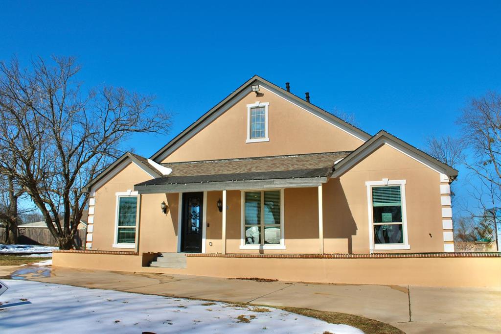 722 Clements Avenue Van Alstyne, TX 75495 - Photo 3 of 17