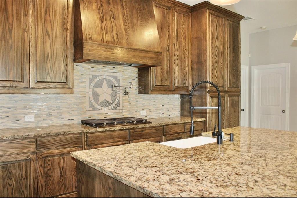 722 Clements Avenue Van Alstyne, TX 75495 - Photo 5 of 17