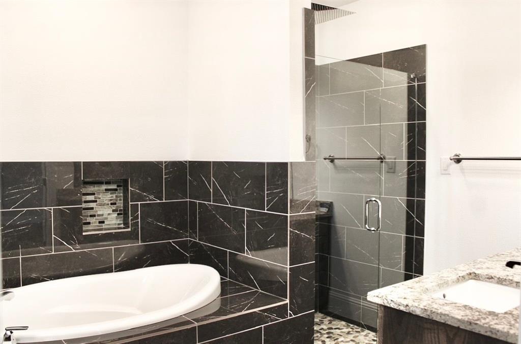 722 Clements Avenue Van Alstyne, TX 75495 - Photo 9 of 17