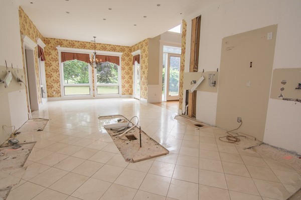 68 Coppermine Road Topsfield, MA 01983 - Photo 11 of 30 a living room with furniture and a floor to ceiling window