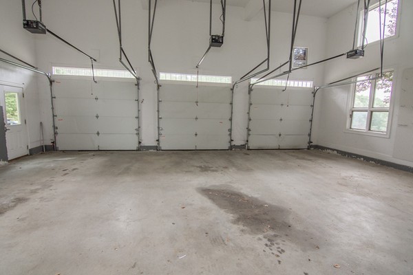 68 Coppermine Road Topsfield, MA 01983 - Photo 30 of 30 an empty room with windows