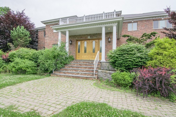 68 Coppermine Road Topsfield, MA 01983 - Photo 3 of 30 a front view of a house with garden