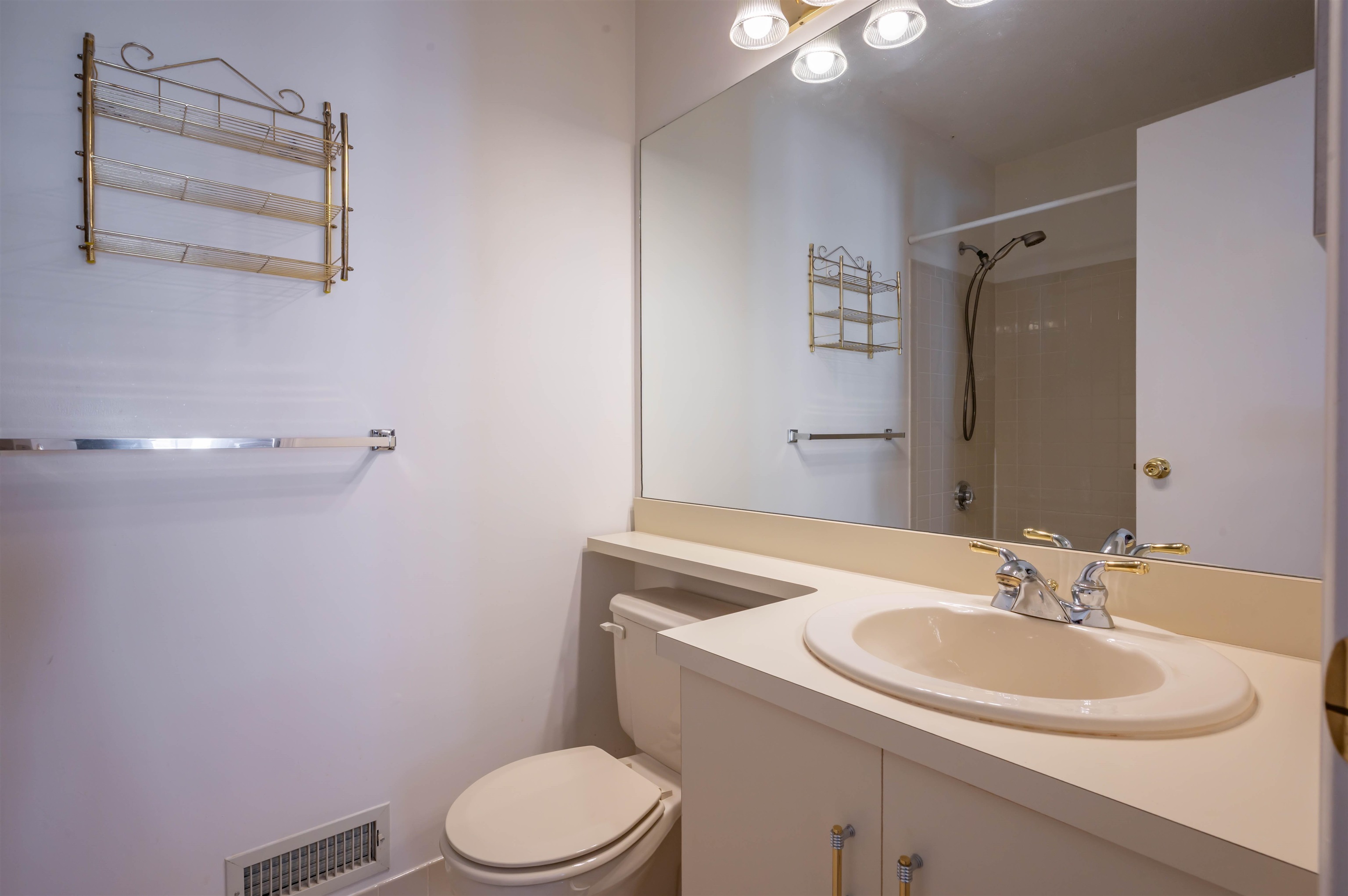 35 Middlesex Road Merrimack, NH 03054 - Photo 12 of 26