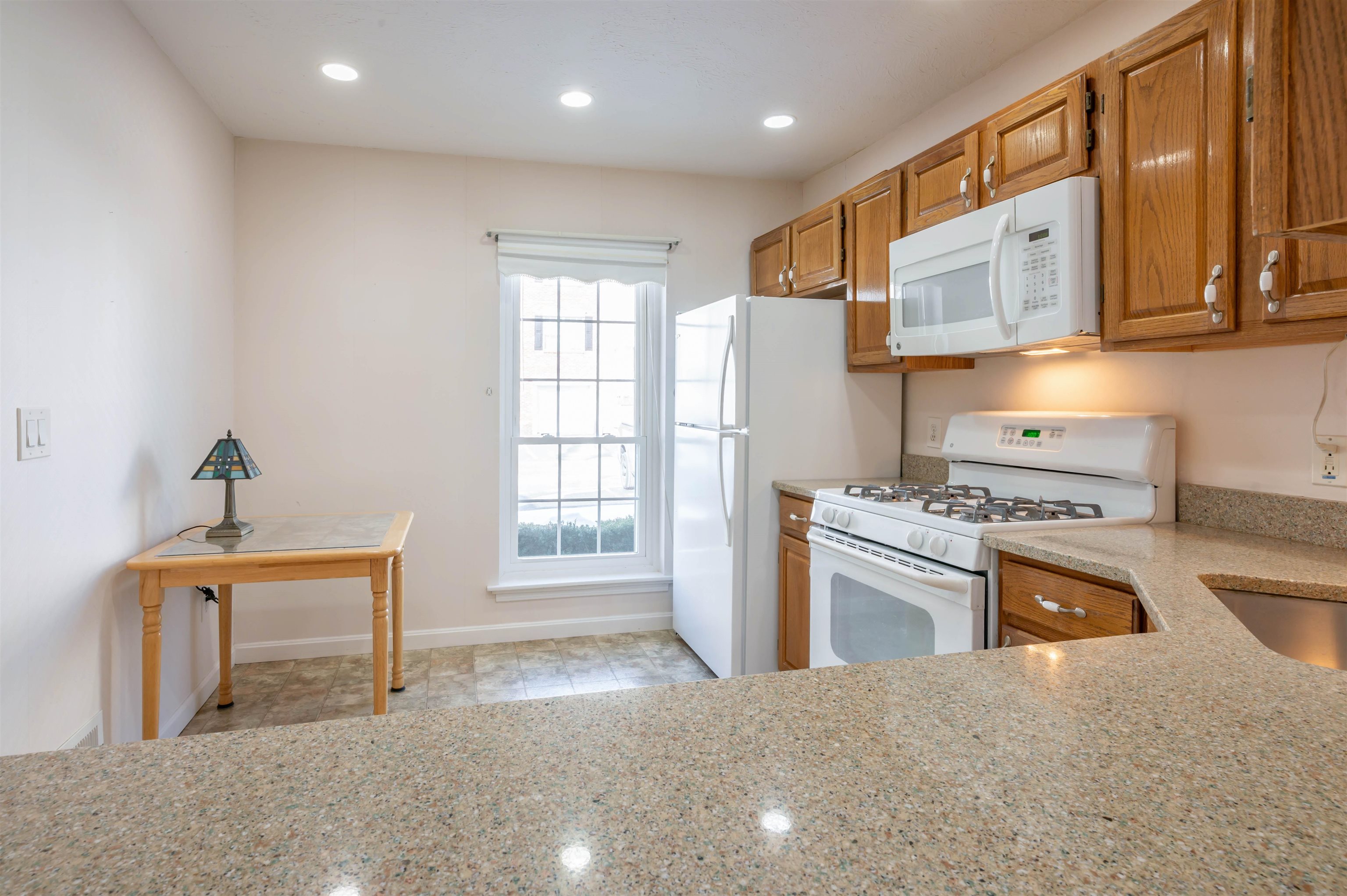 35 Middlesex Road Merrimack, NH 03054 - Photo 2 of 26