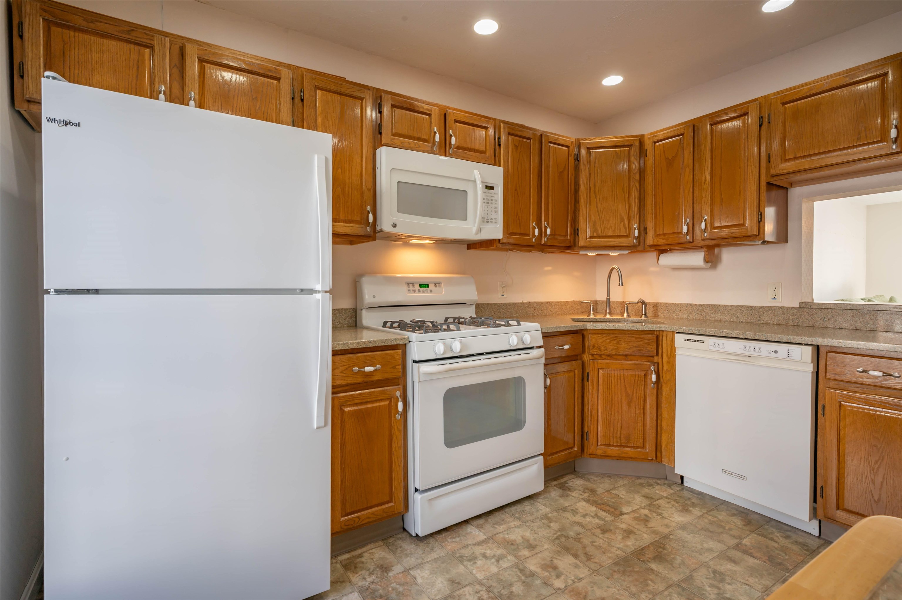 35 Middlesex Road Merrimack, NH 03054 - Photo 5 of 26