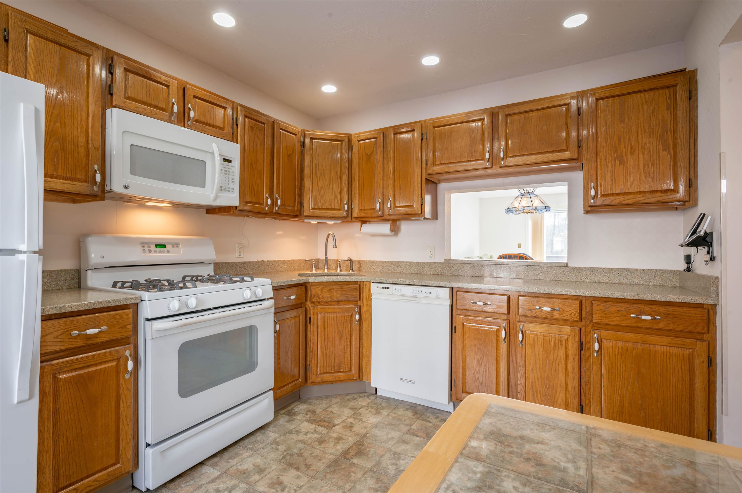 35 Middlesex Road Merrimack, NH 03054 - Photo 6 of 26