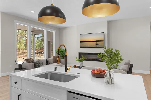 $699,900 | 6563 Kate Drive, Nine Mile Falls, WA 99026