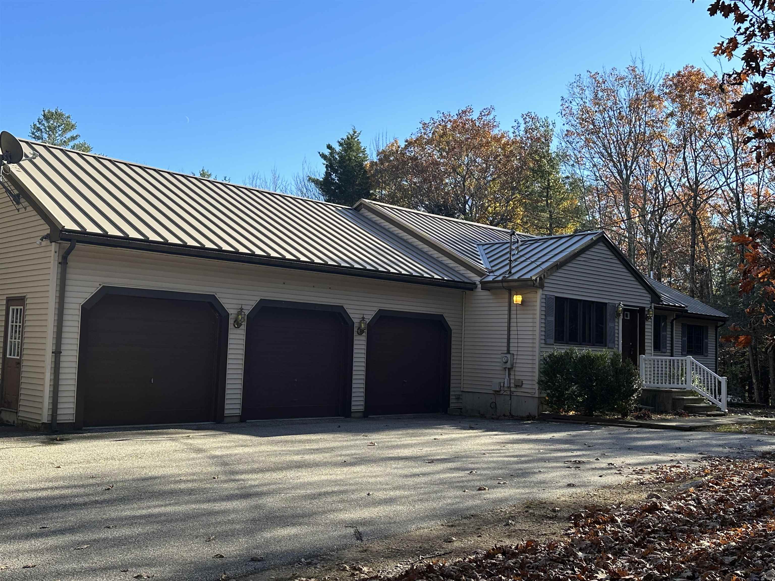83 Old Center Road Deerfield, NH 03037 - Photo 2 of 40