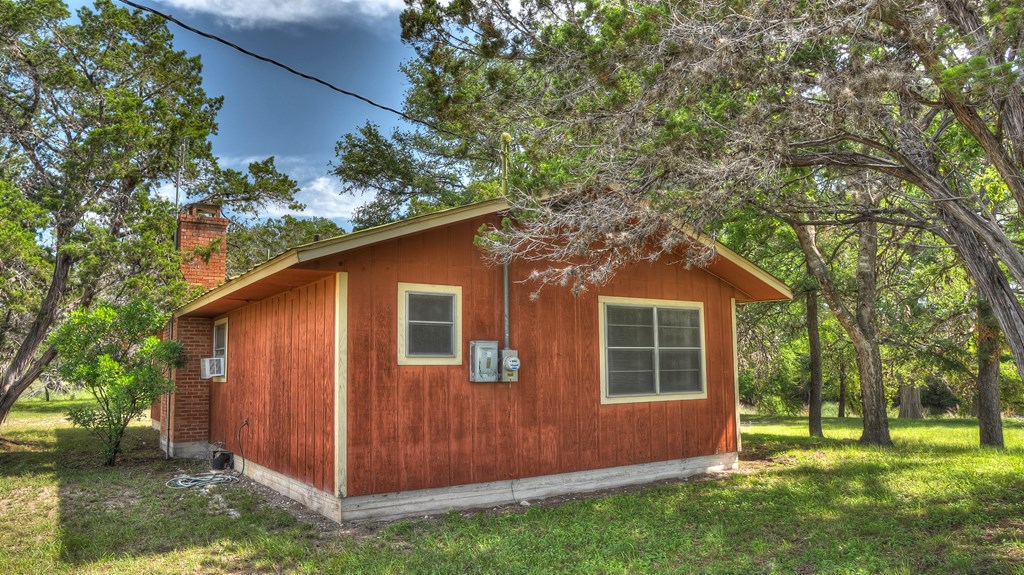 154 Weston Road Leakey, TX 78873 - Photo 5 of 37
