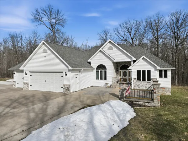 $735,000 | 8505 257th Street, Cadott, WI 54727