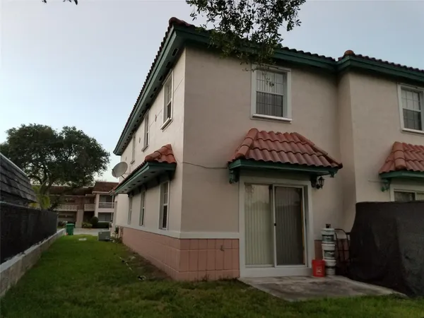 $2,350 | 6036 Southwest 35th Street, Unit B, Hollywood, FL 33023
