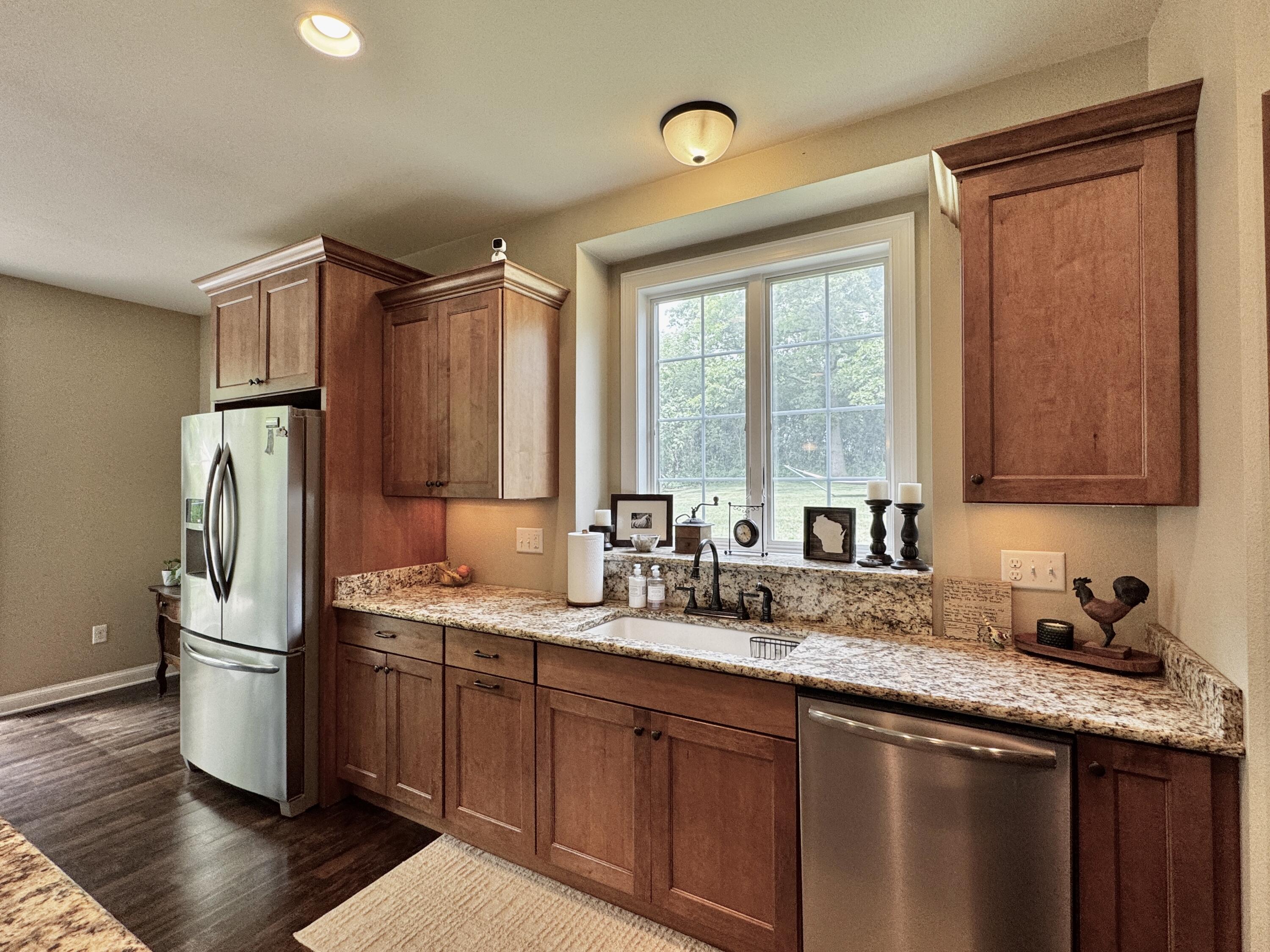 N62-w28550 Rybeck Road Merton, WI 53029 - Photo 7 of 28 Kitchen