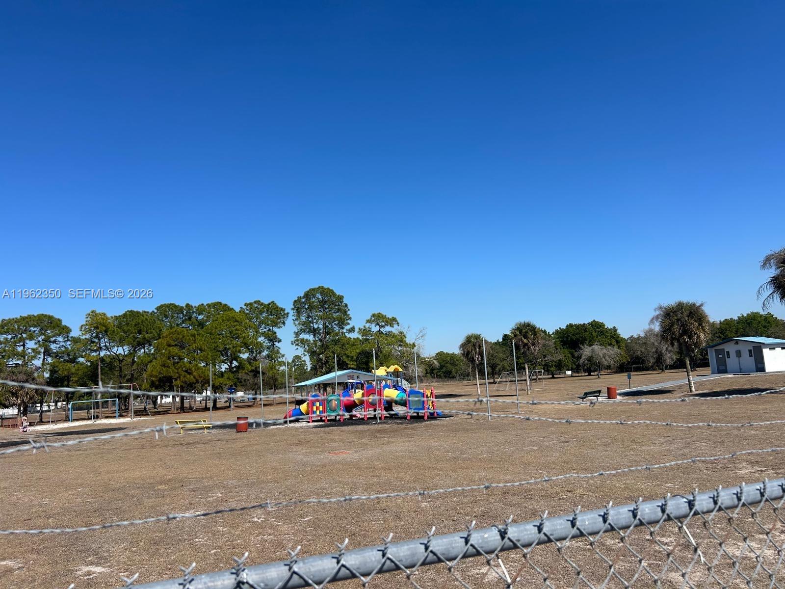 648 Hunting Club Avenue Clewiston, FL 33440 - Photo 18 of 22