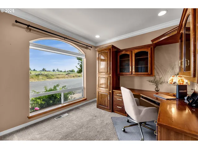 $1,295,000 | 3760 Highway 97, Madras, OR 97741