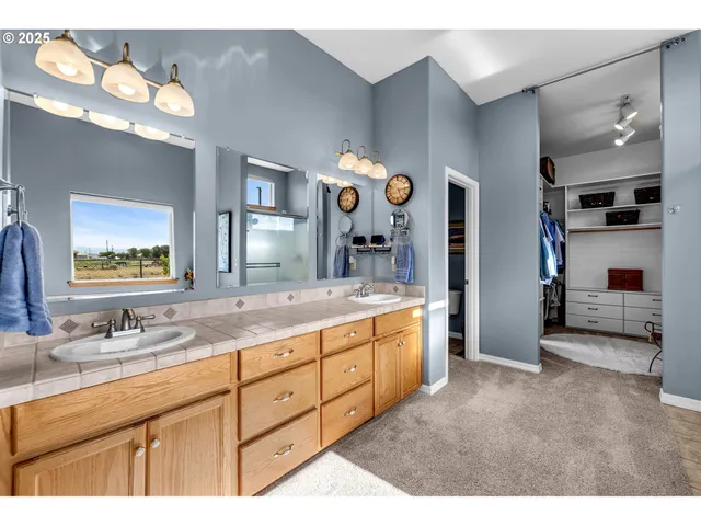 $1,295,000 | 3760 Highway 97, Madras, OR 97741