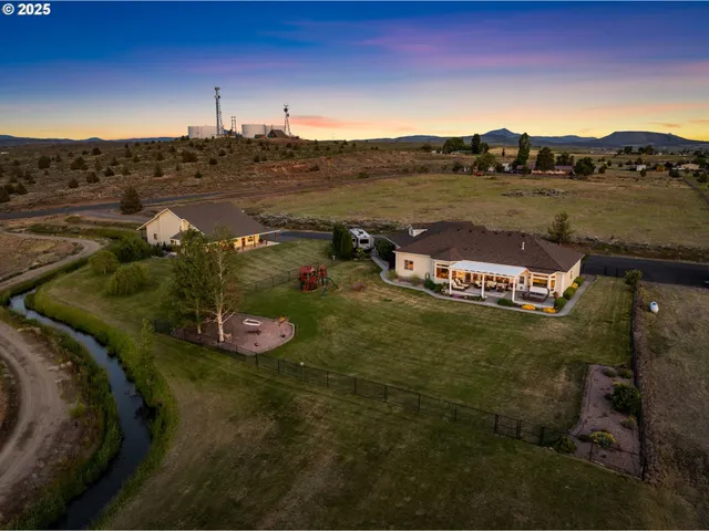 $1,295,000 | 3760 Highway 97, Madras, OR 97741