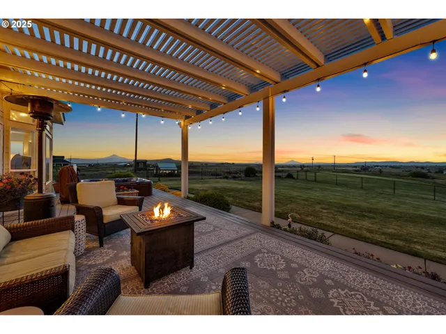 $1,295,000 | 3760 Highway 97, Madras, OR 97741