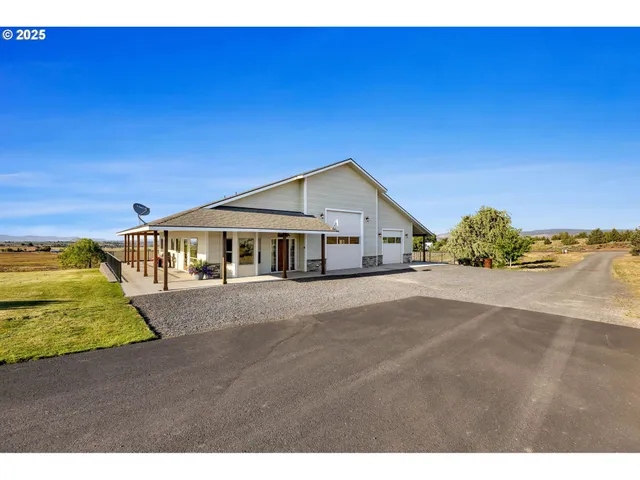 $1,295,000 | 3760 Highway 97, Madras, OR 97741