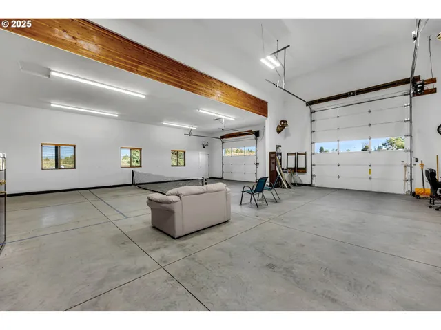 $1,295,000 | 3760 Highway 97, Madras, OR 97741