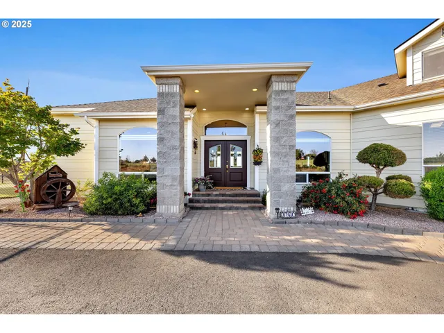 $1,295,000 | 3760 Highway 97, Madras, OR 97741