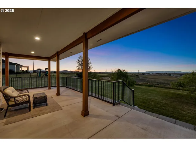 $1,295,000 | 3760 Highway 97, Madras, OR 97741