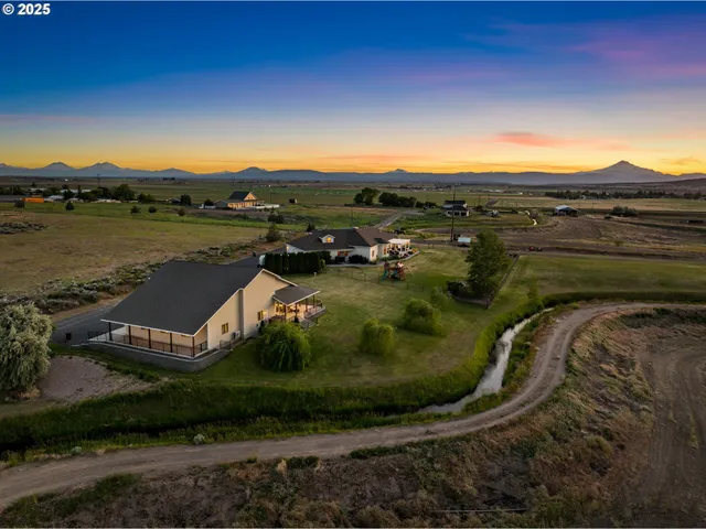 $1,295,000 | 3760 Highway 97, Madras, OR 97741