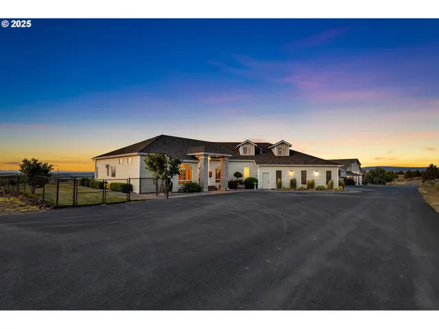 $1,295,000 | 3760 Highway 97, Madras, OR 97741