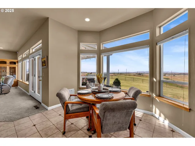 $1,295,000 | 3760 Highway 97, Madras, OR 97741