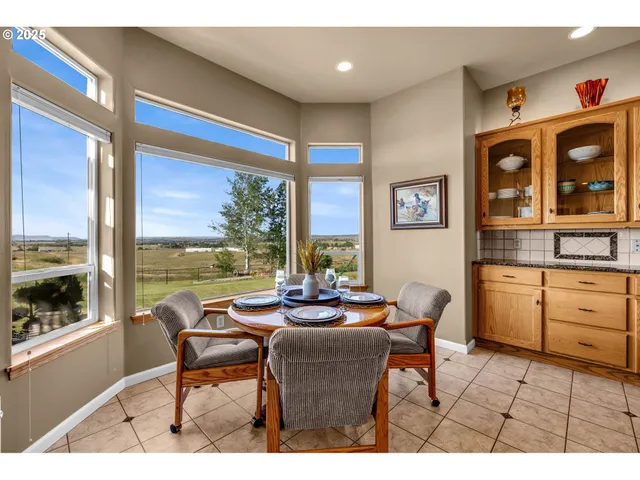 $1,295,000 | 3760 Highway 97, Madras, OR 97741