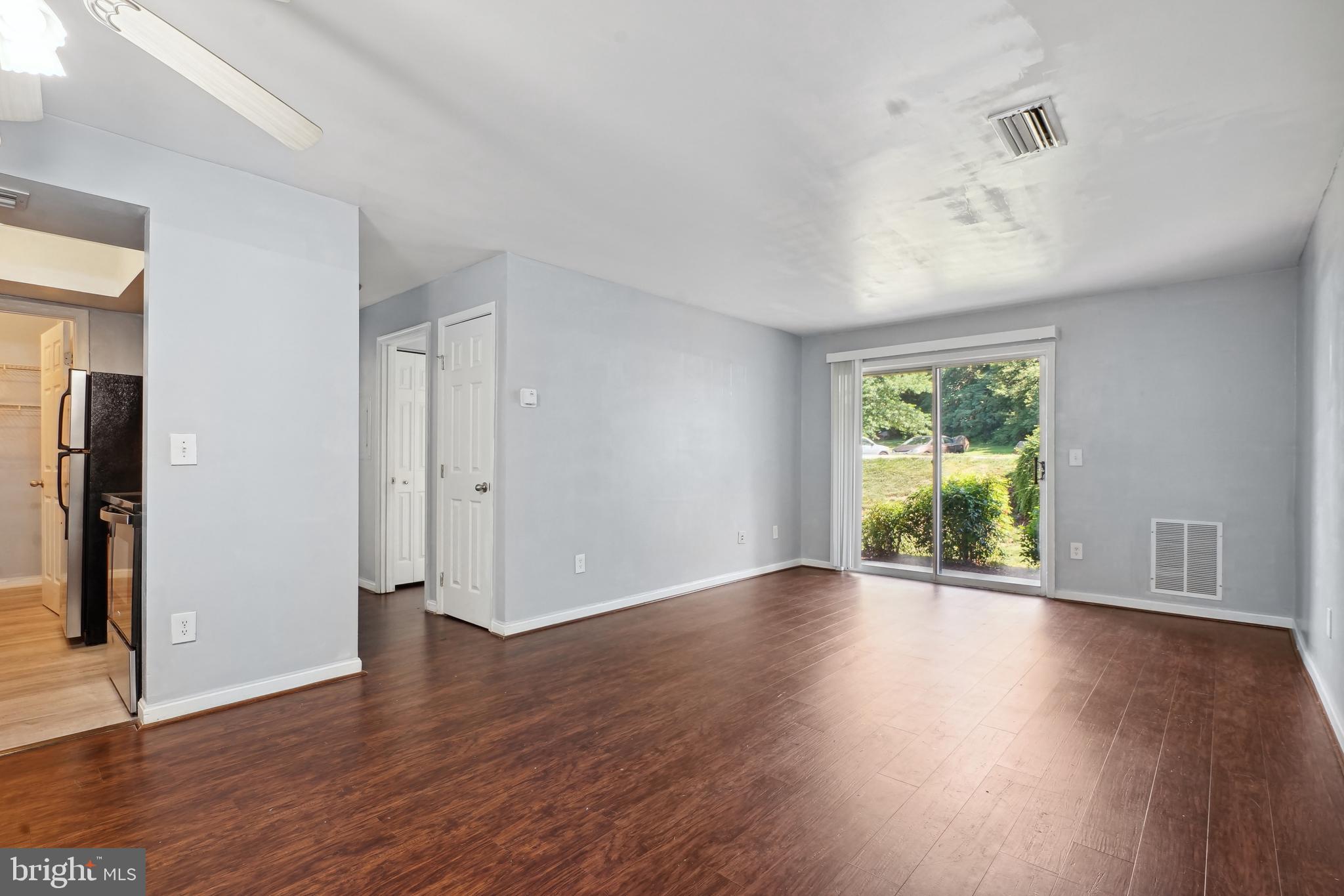 14905 Rydell Road, Unit 104 Centreville, VA 20121 - Photo 3 of 19 Gallery Image 3