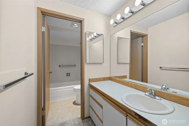 $320,000 | 1239 Southwest 132nd Lane, Unit 822, Burien, WA 98146