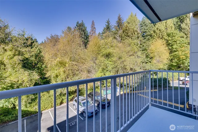 $320,000 | 1239 Southwest 132nd Lane, Unit 822, Burien, WA 98146