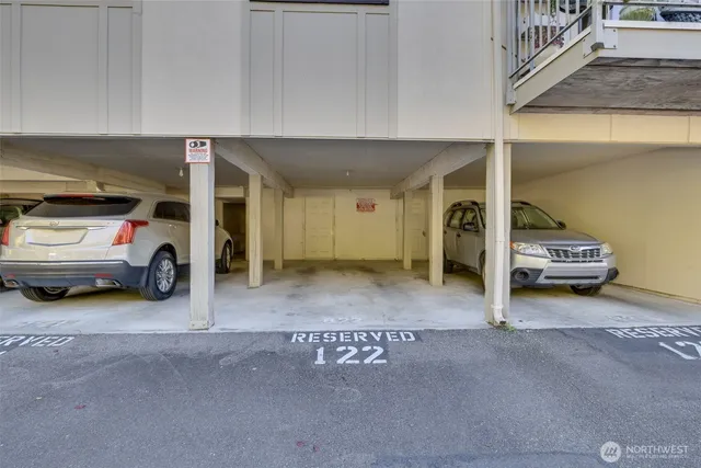 $320,000 | 1239 Southwest 132nd Lane, Unit 822, Burien, WA 98146