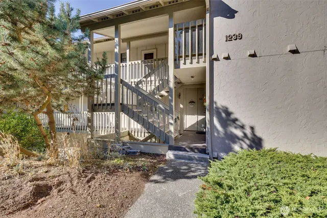 $320,000 | 1239 Southwest 132nd Lane, Unit 822, Burien, WA 98146