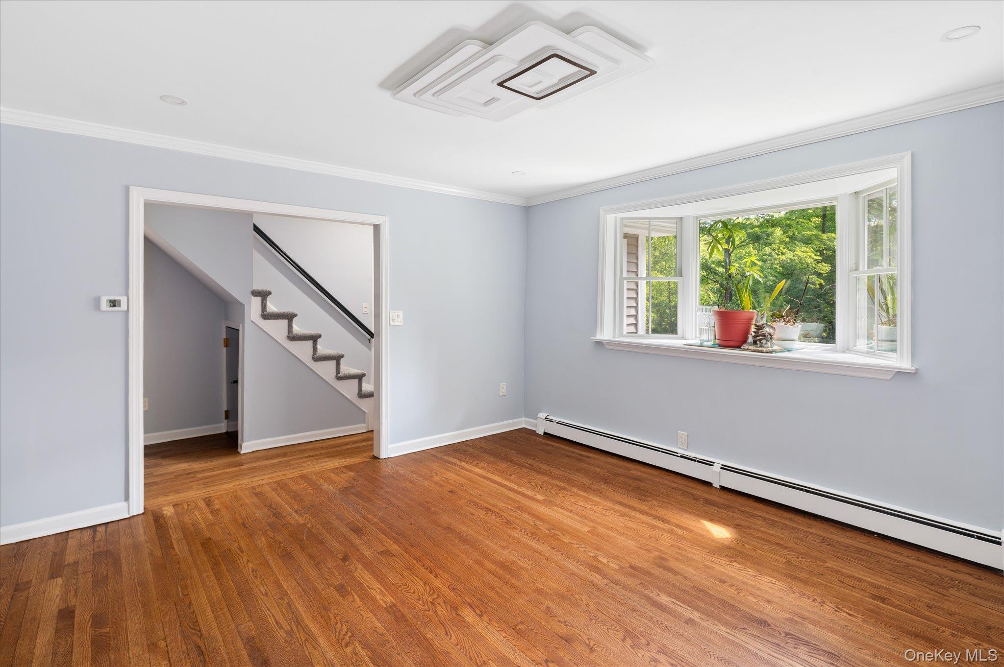 472 Union Valley Road Mahopac, NY 10541 - Photo 7 of 27 Living Room