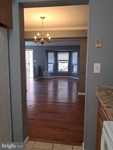 a view of livingroom with hardwood floor