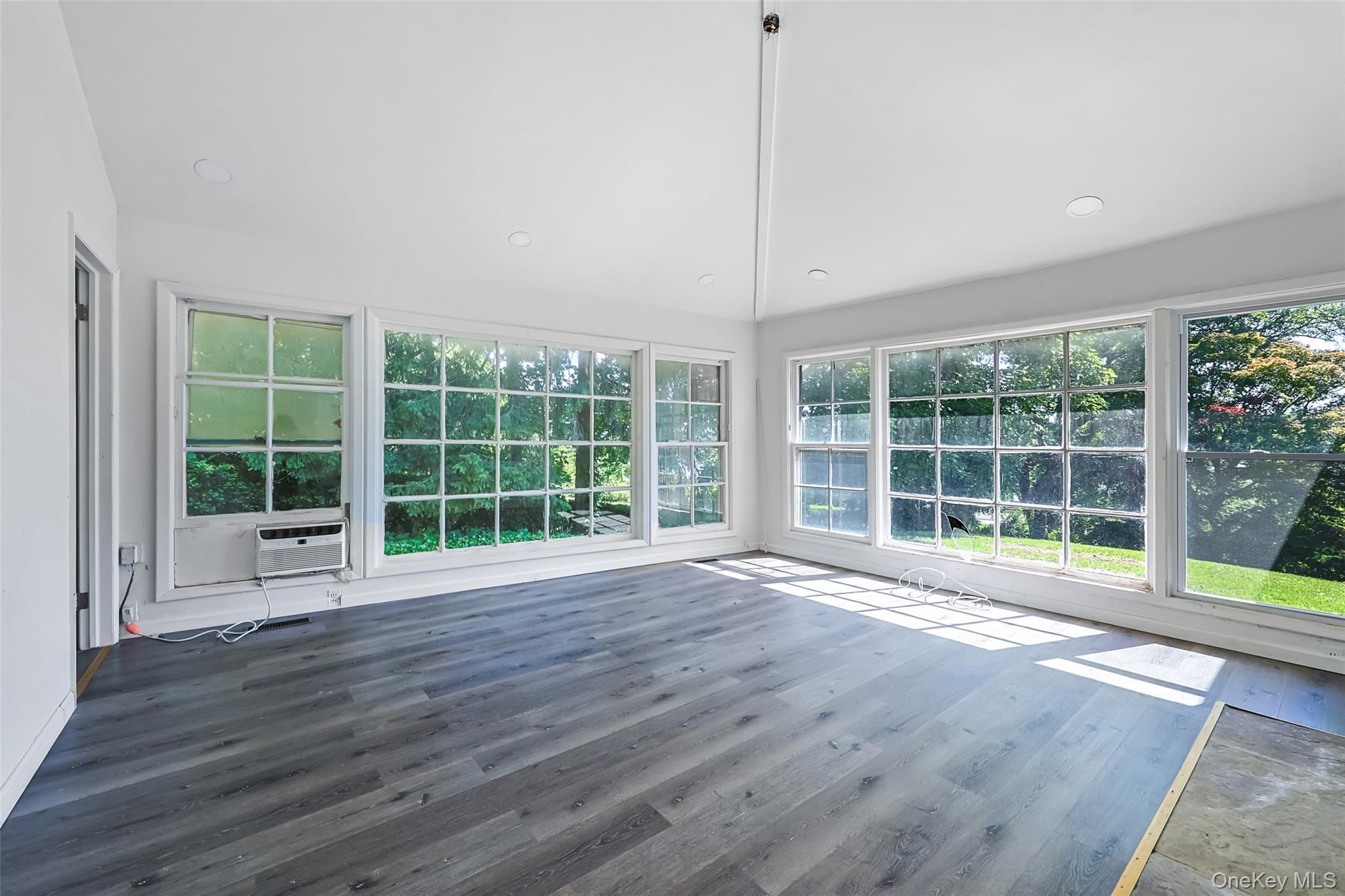 355 East Shore Road Great Neck, NY 11023 - Photo 7 of 17 Gallery Image 7