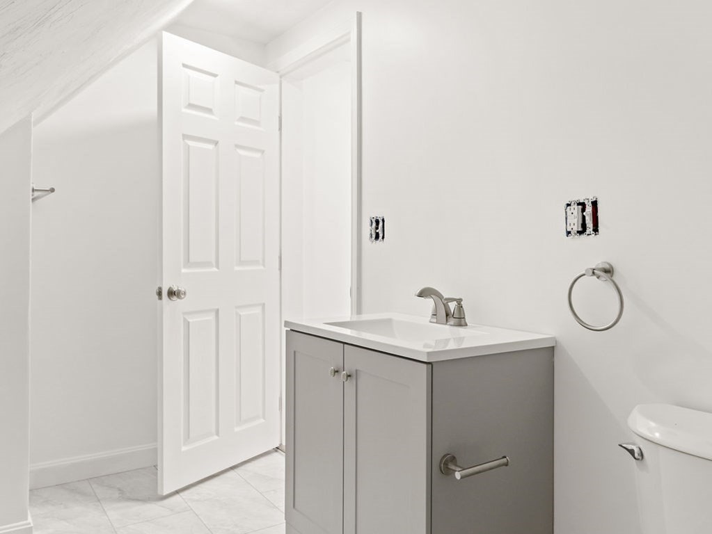 110 Union Street Holliston, MA 01746 - Photo 18 of 34