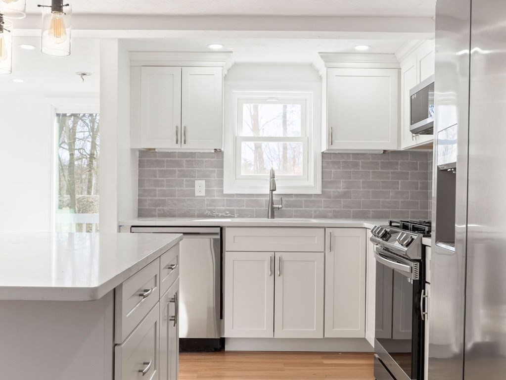 110 Union Street Holliston, MA 01746 - Photo 4 of 34