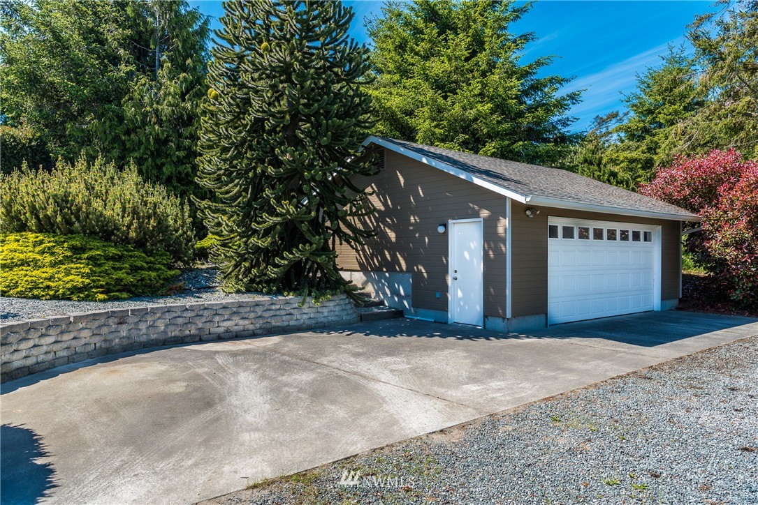 2081 West Beach Road Oak Harbor, WA 98277 - Photo 22 of 25 Gallery Image 22