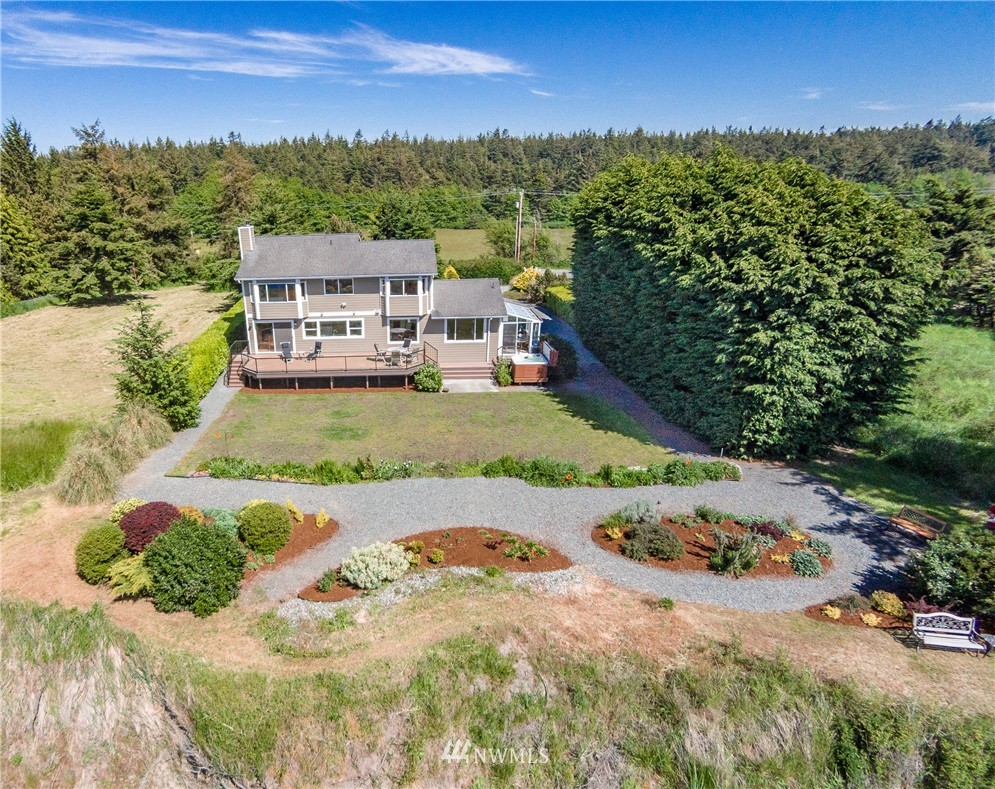 2081 West Beach Road Oak Harbor, WA 98277 - Photo 4 of 25 Gallery Image 4