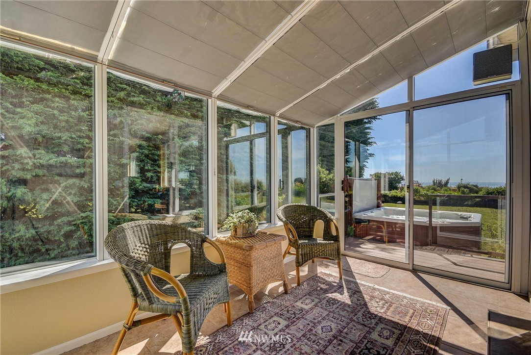 2081 West Beach Road Oak Harbor, WA 98277 - Photo 9 of 25 Gallery Image 9
