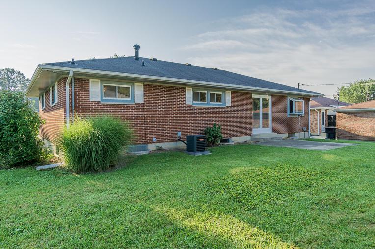 4605 Laredo Street Springfield, OH 45503 - Photo 3 of 31