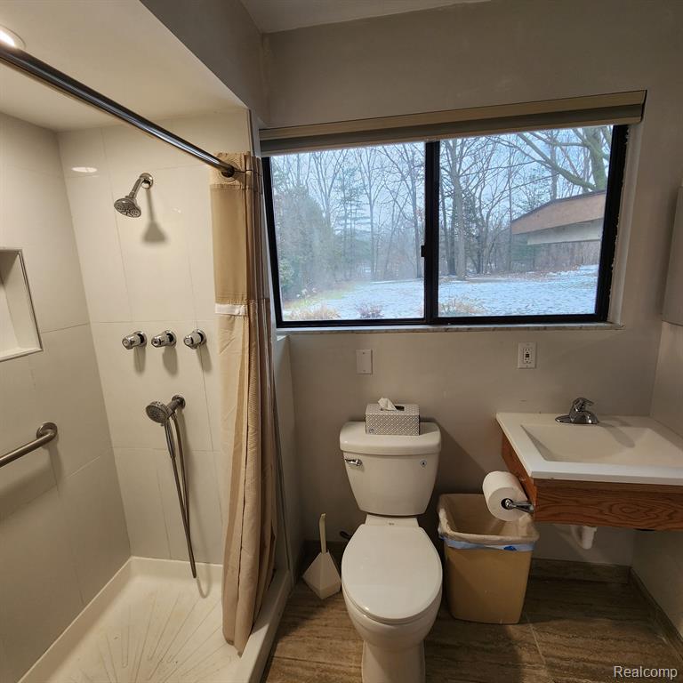 28705 Inkster Road Farmington Hills, MI 48334 - Photo 20 of 24